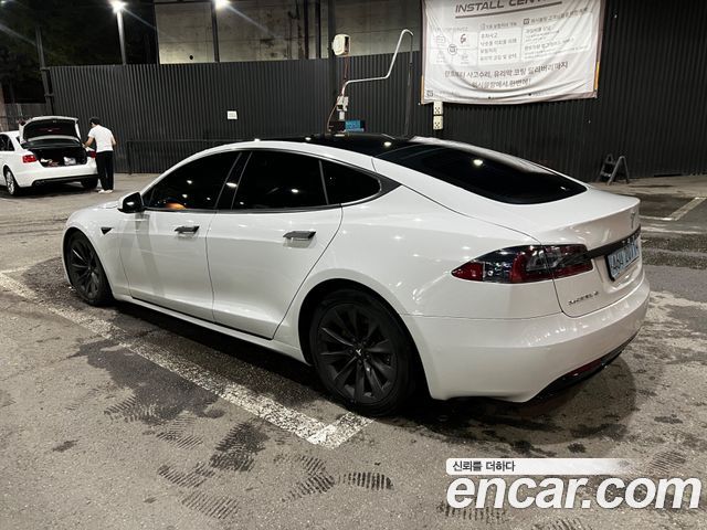 Tesla Model S 75D - фото 2
