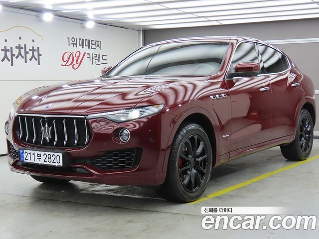 Maserati Levante 3.0 AWD GranLusso - фото 0