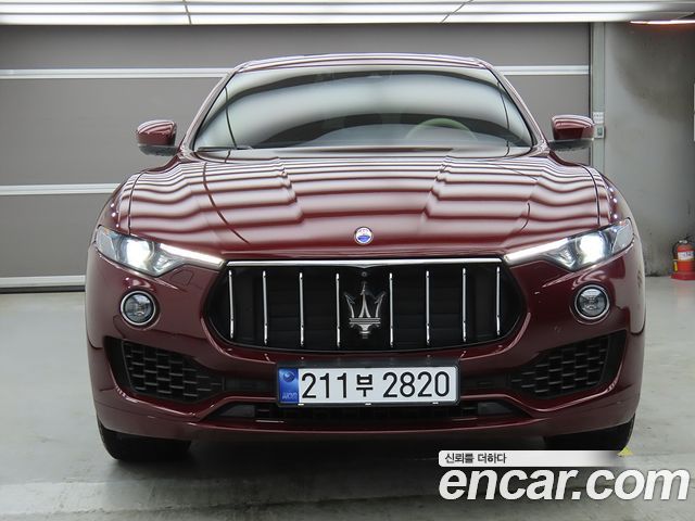 Maserati Levante 3.0 AWD GranLusso - фото 1