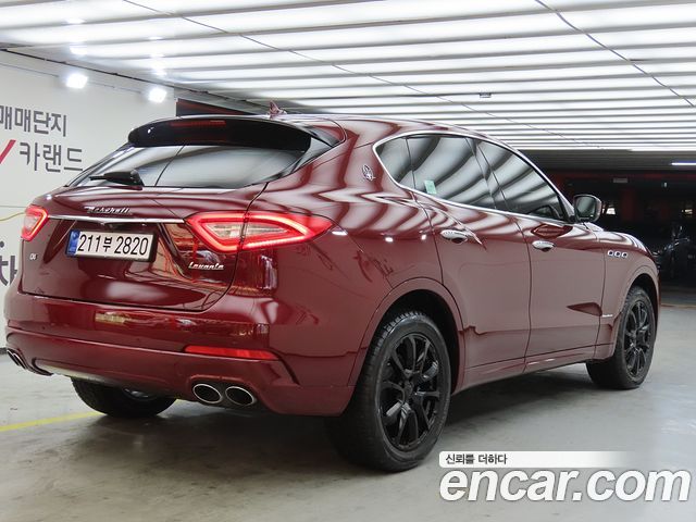 Maserati Levante 3.0 AWD GranLusso - фото 2