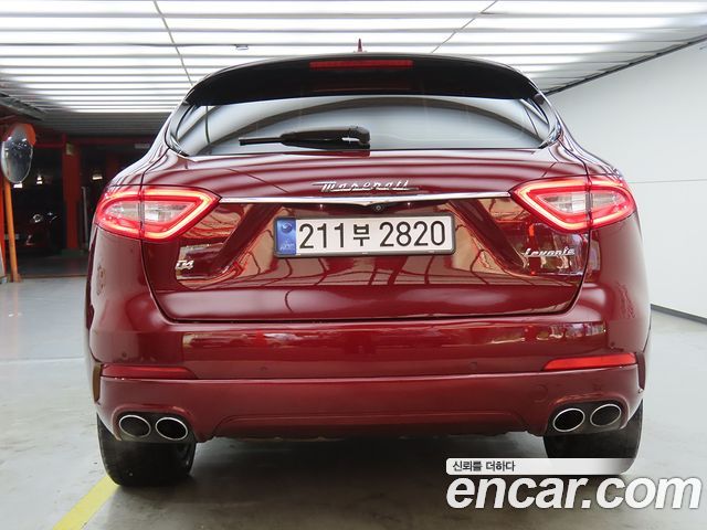 Maserati Levante 3.0 AWD GranLusso - фото 3