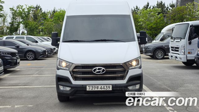 Hyundai Solati 15-seater Luxury - фото 2