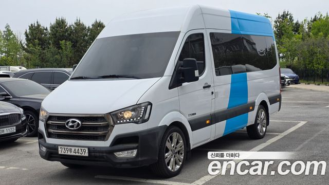 Hyundai Solati 15-seater Luxury - фото 3