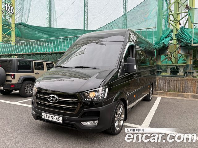 Hyundai Solati 15-seater Luxury - фото 0