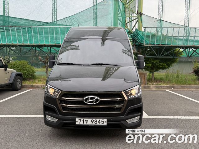 Hyundai Solati 15-seater Luxury - фото 2