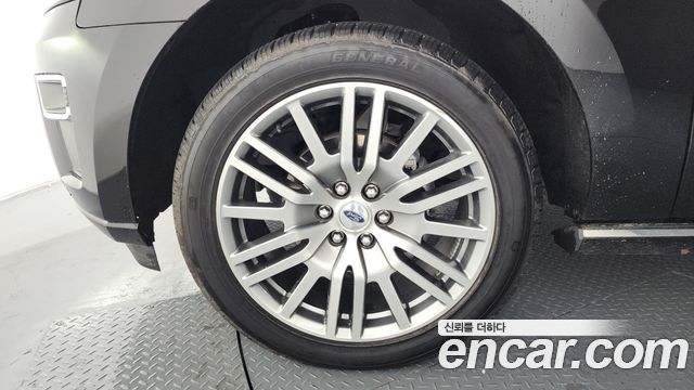 Ford Expedition Platinum 4WD 7Seater - фото 4