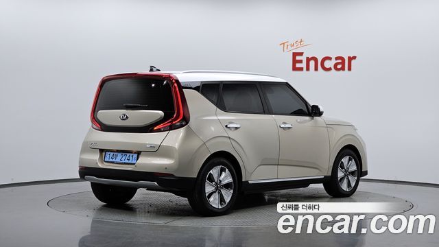 Kia Soul EV Noblesse - фото 0