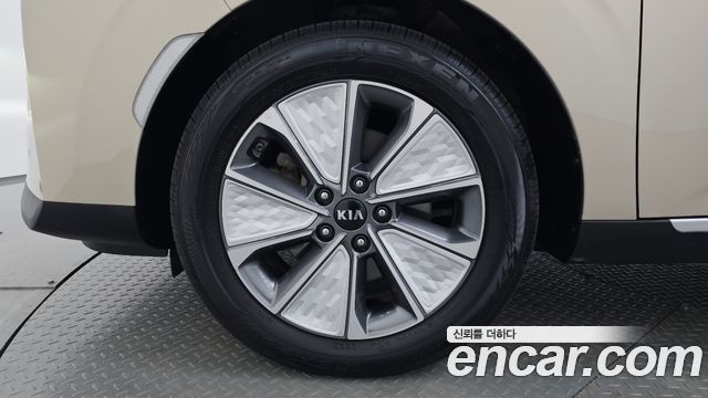 Kia Soul EV Noblesse - фото 3