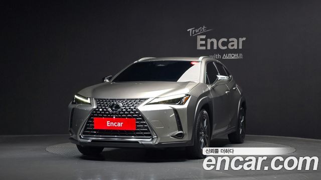 Lexus UX 2.0 2WD - фото 2