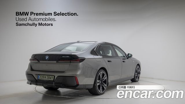 BMW i7 G70 xDrive 60 M Sport Individual - фото 3