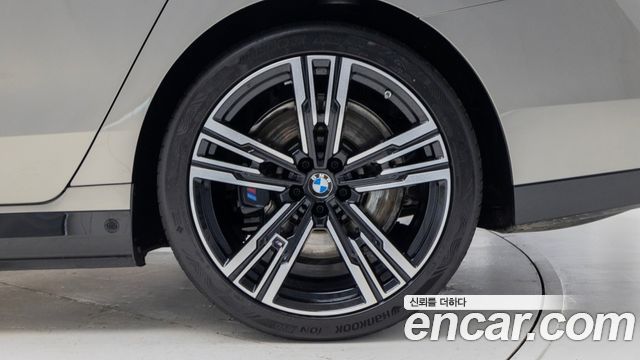 BMW i7 G70 xDrive 60 M Sport Individual - фото 4