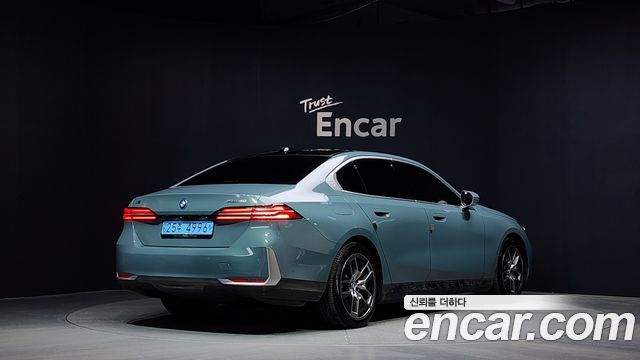 BMW i5 G60 eDrive 40 - фото 1