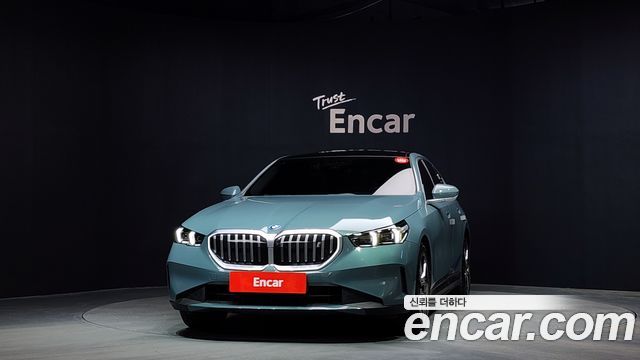 BMW i5 G60 eDrive 40 - фото 2