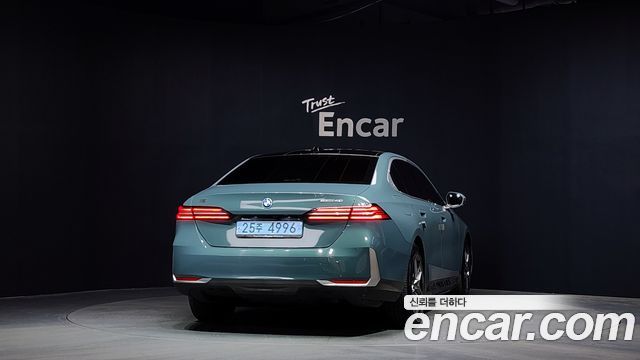BMW i5 G60 eDrive 40 - фото 3