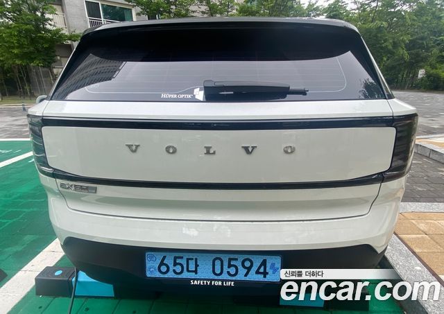 Volvo EX30 Ultra - фото 2