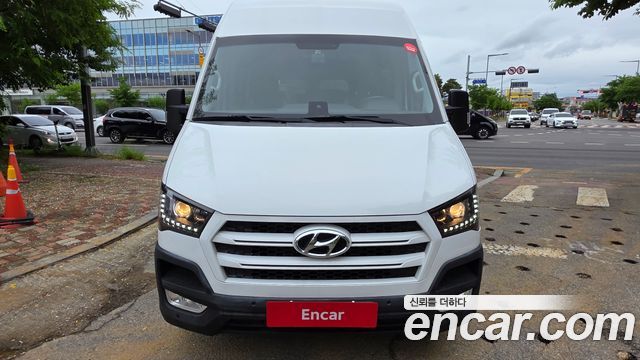 Hyundai Solati 15-seater Luxury - фото 2