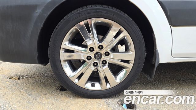 Hyundai Solati 15-seater Luxury - фото 4
