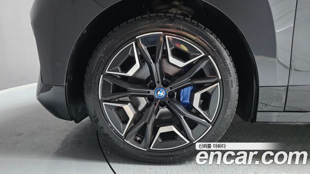 BMW iX xDrive50 Sports Plus - фото 4