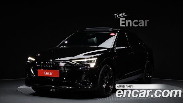 Audi e-tron 55 Quattro Sportback - фото 0