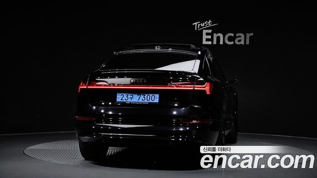 Audi e-tron 55 Quattro Sportback - фото 3