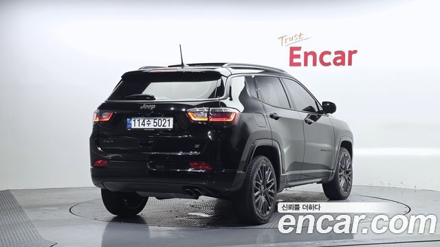 Jeep Compass 2-го поколения S2.4 AWD - фото 1
