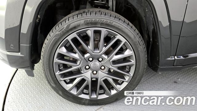 Jeep Compass 2-го поколения S2.4 AWD - фото 4