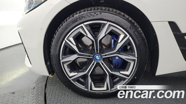 BMW i4 eDrive40 M Sports Pro - фото 4
