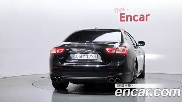 Maserati Ghibli 3.0S Q4 GranLusso 3rd - фото 3