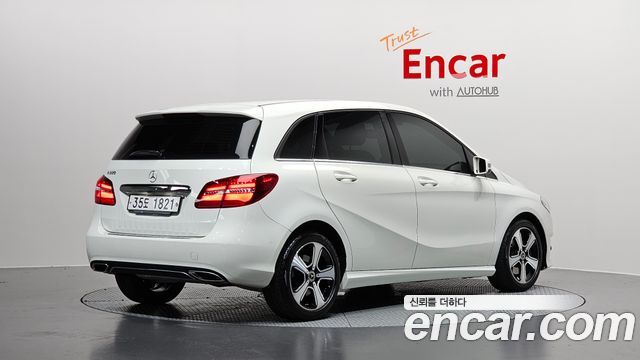 Mercedes-Benz B-Class W246 B220 - фото 1