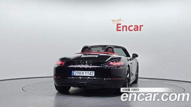 Porsche 718 2.0 - фото 3