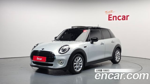Mini Cooper 5Door HIGH 3rd - фото 0