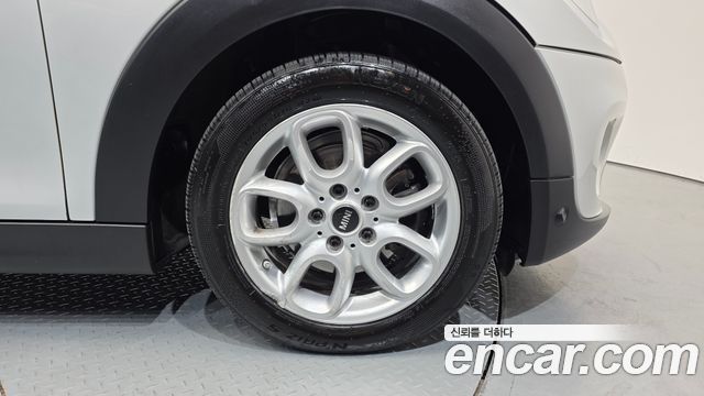 Mini Cooper 5Door HIGH 3rd - фото 4