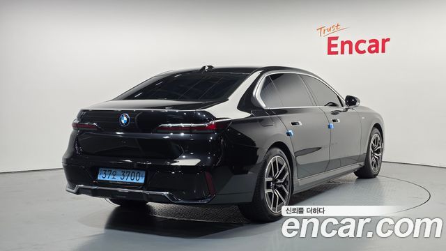 BMW i7 G70 eDrive 50 M Sport Limited - фото 1