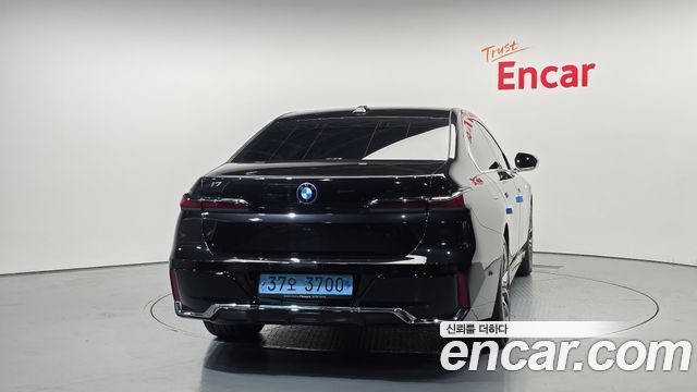 BMW i7 G70 eDrive 50 M Sport Limited - фото 3