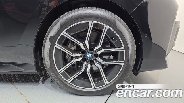 BMW i7 G70 eDrive 50 M Sport Limited - фото 4