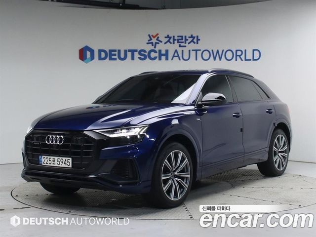 Audi Q8 55 TFSI Quattro Premium - фото 0