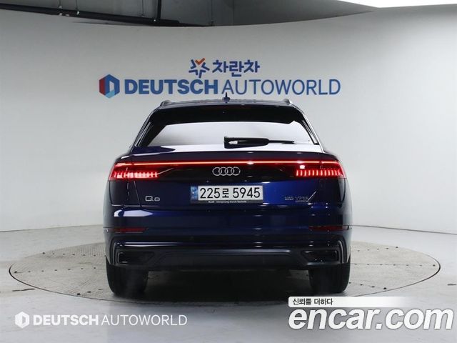 Audi Q8 55 TFSI Quattro Premium - фото 3