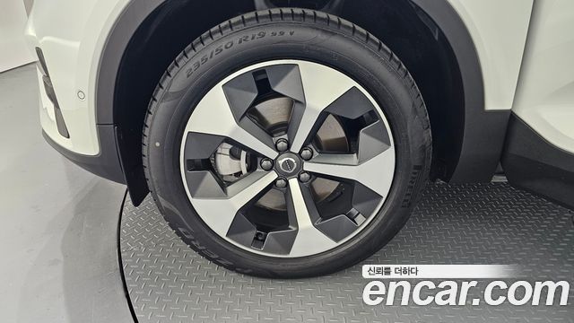 Volvo XC40 B4 Ultra Bright - фото 4