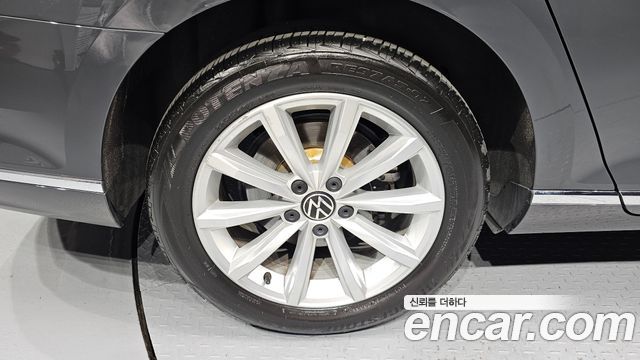 Volkswagen Passat B8 2.0 TDI Premium - фото 4