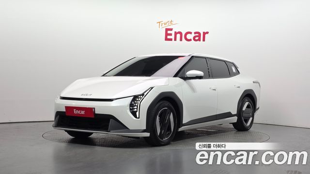Kia EV4 Long Range 2WD Earth - фото 0