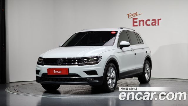 Volkswagen Tiguan 2-го поколения 2.0 TDI Premium - фото 0