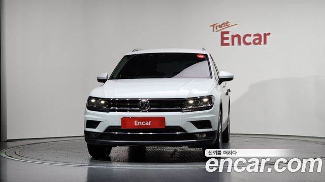 Volkswagen Tiguan 2-го поколения 2.0 TDI Premium - фото 2