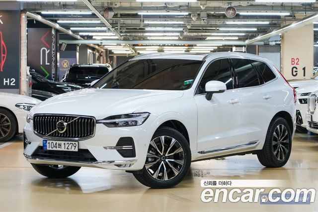 Volvo XC60 2-го поколения B5 Ultimate Bright - фото 0