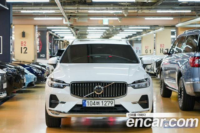 Volvo XC60 2-го поколения B5 Ultimate Bright - фото 2