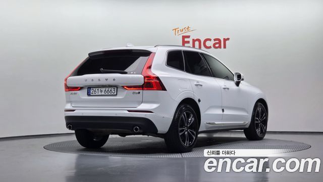 Volvo XC60 2-го поколения D5 Momentum - фото 1
