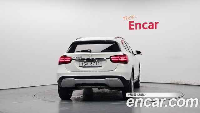 Mercedes-Benz GLA-Class X156 GLA220 - фото 2