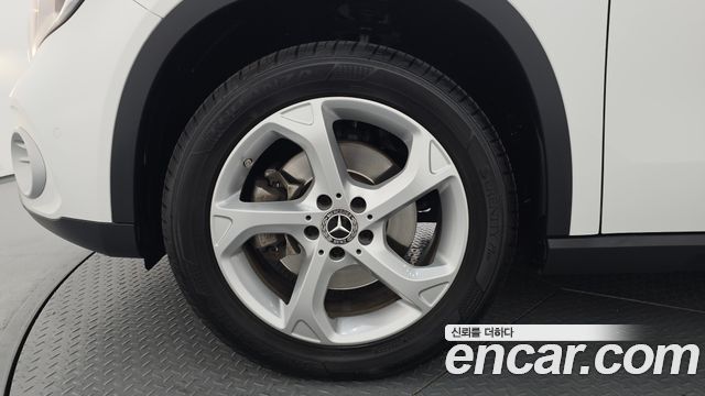 Mercedes-Benz GLA-Class X156 GLA220 - фото 3