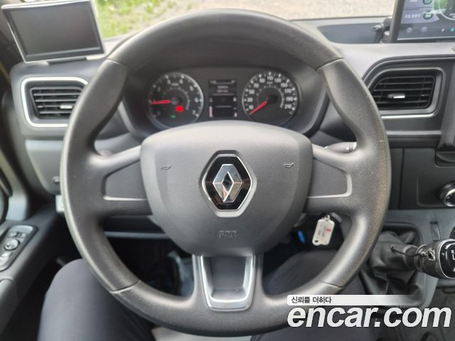 Renault Samsung Master School Bus 15-Seater - фото 4