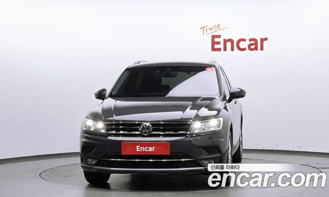 Volkswagen Tiguan 2-го поколения 2.0 TDI Premium - фото 2