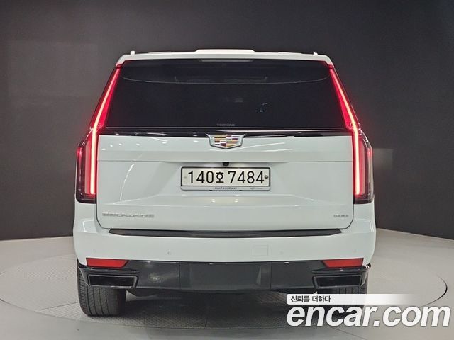 Cadillac Escalade 5-го поколения 6.2 Sports Platinum - фото 2